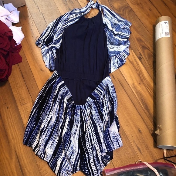 Cupcakes and Cashmere Cari Blue Tie Dye Print Romper Medium E - Picture 4 of 5